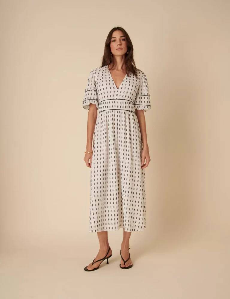 Šaty Green Butik, 3 090 Kč