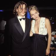 Rok 1992. Film Základní instinkt onálepkoval herečku Sharon Stone jako sexsymbol 90. let. Na zahajovacím ceremoniálu zapózovala po boku Johnny Deppa
