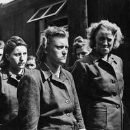 Irma Grese (vlevo) a Hertha Bothe (vpravo)