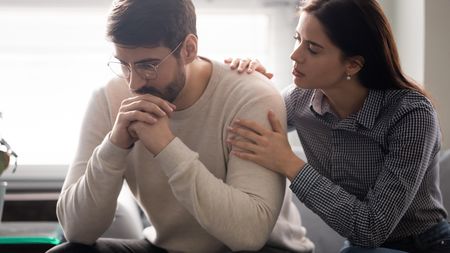 Proč některé ženy přitahují zlomení muži? Špatný výběr partnera o vás říká víc, než si připouštíte