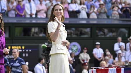 Princezna Kate předvedla na Wimbledonu nádherné vlasy a božský outfit, který vám je možná povědomý…