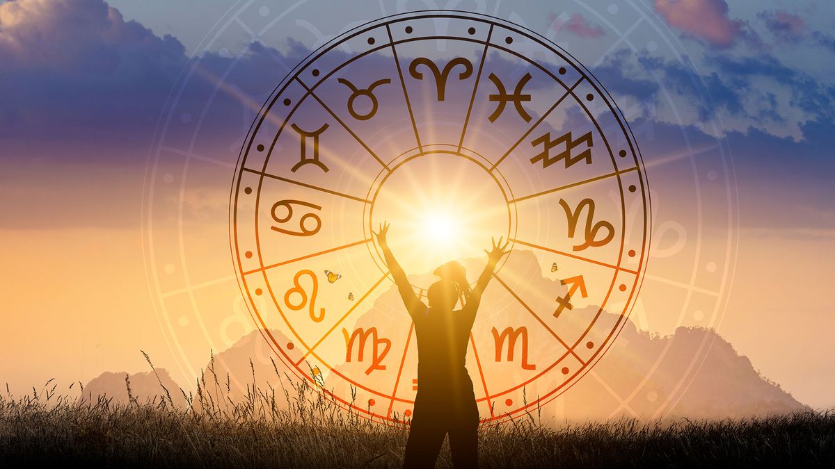 Astrology Weekend Forecast: Lunar Year of the Horse & Saturn-Neptune Conjunction (Feb 21-22)
