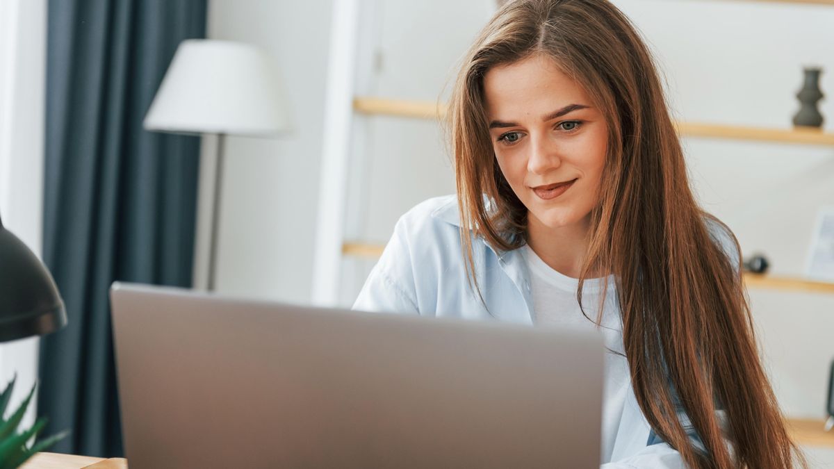 Dating Profile Mistakes: What NOT to Write if You Want to Find Love