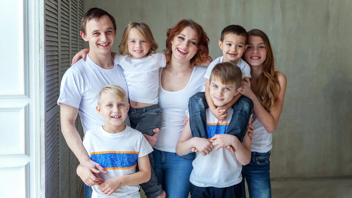 Accountant Aneta: We Have 5 Kids — No Luxury, No Waste, Just Grandparents’ Help