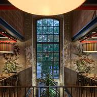Restaurace Mexická v Praze je dílem týmu architektů ve složení: Kristina Sudreová, Zdeněk Rychtařík, Václav Červenka, František Vorel a Lukáš Novák